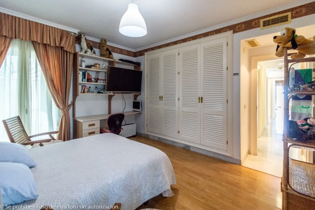 cb403c0d-b82e-40c9-a537-9975bfb27ee3