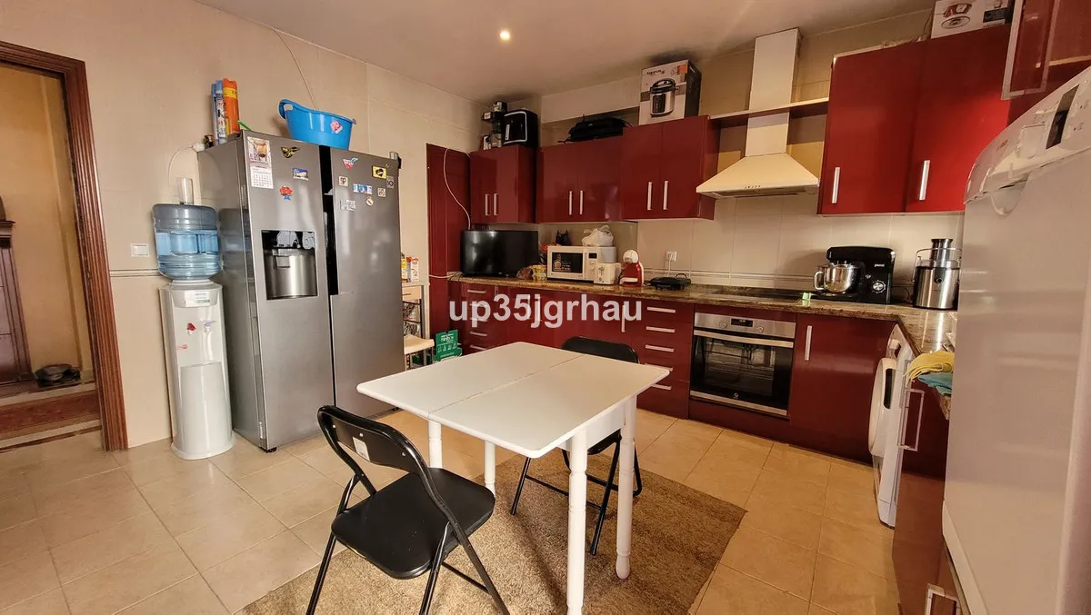 67a548e5-13d5-4f16-a36f-3bfcb8875326