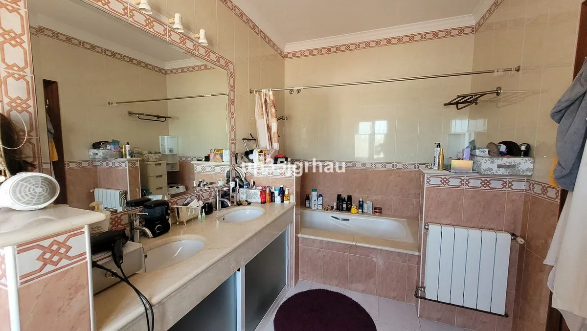 aa7485f1-0e4d-4604-8751-2ce79b545b8c