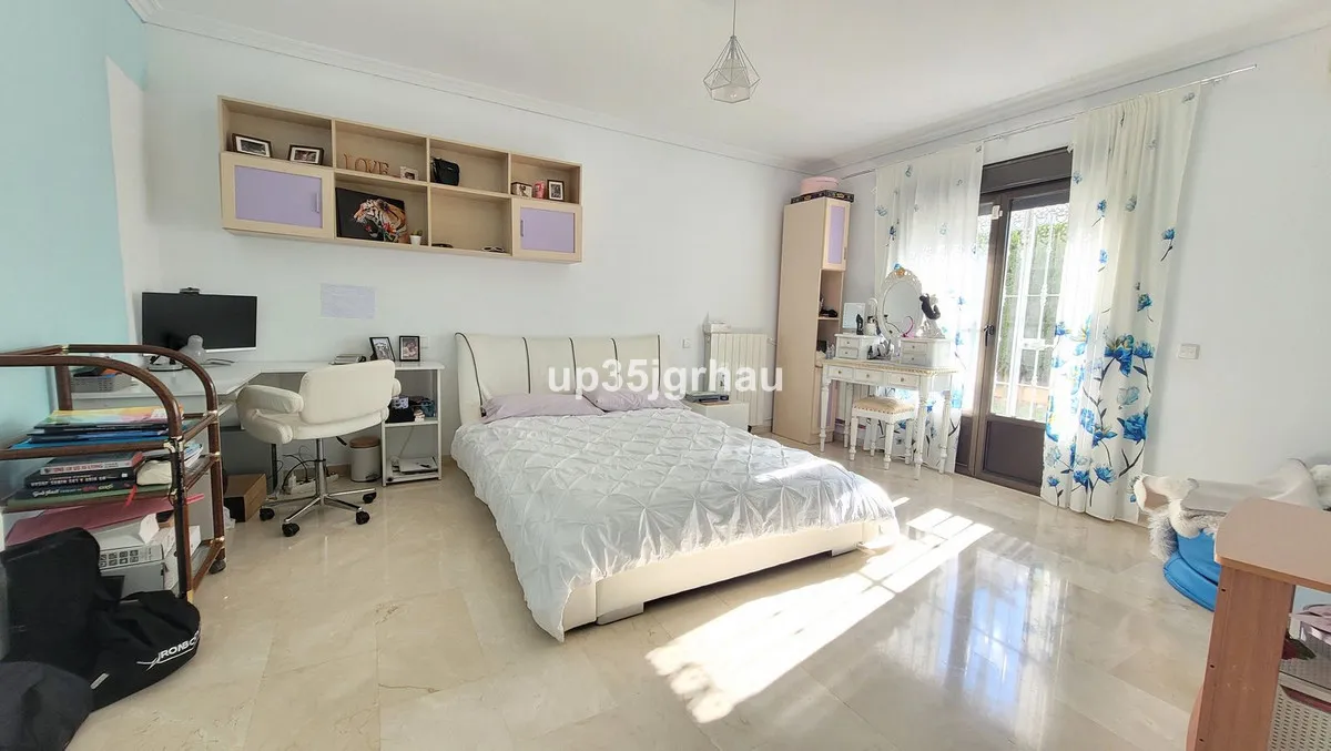 d6d4cce6-8e41-4cf2-8161-c43e13581e21