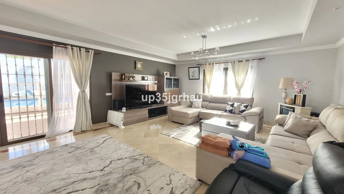 d9c6f93e-c515-418a-ab54-de53c70f3123