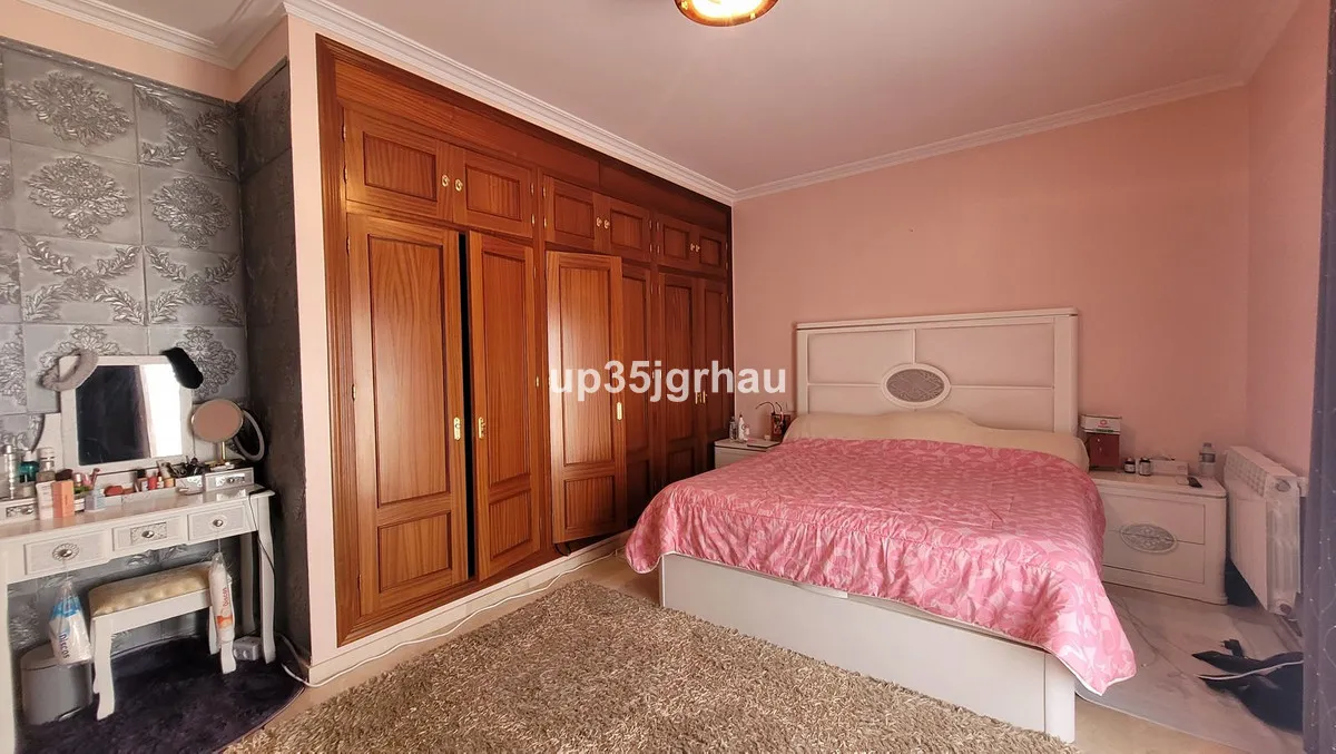 df40ee29-cf6d-4bdb-8cf1-0d8c861143dc