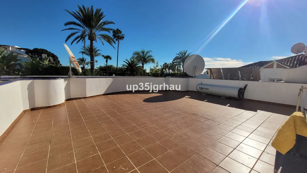 e4214454-5936-41e2-835a-2e0f4b623701