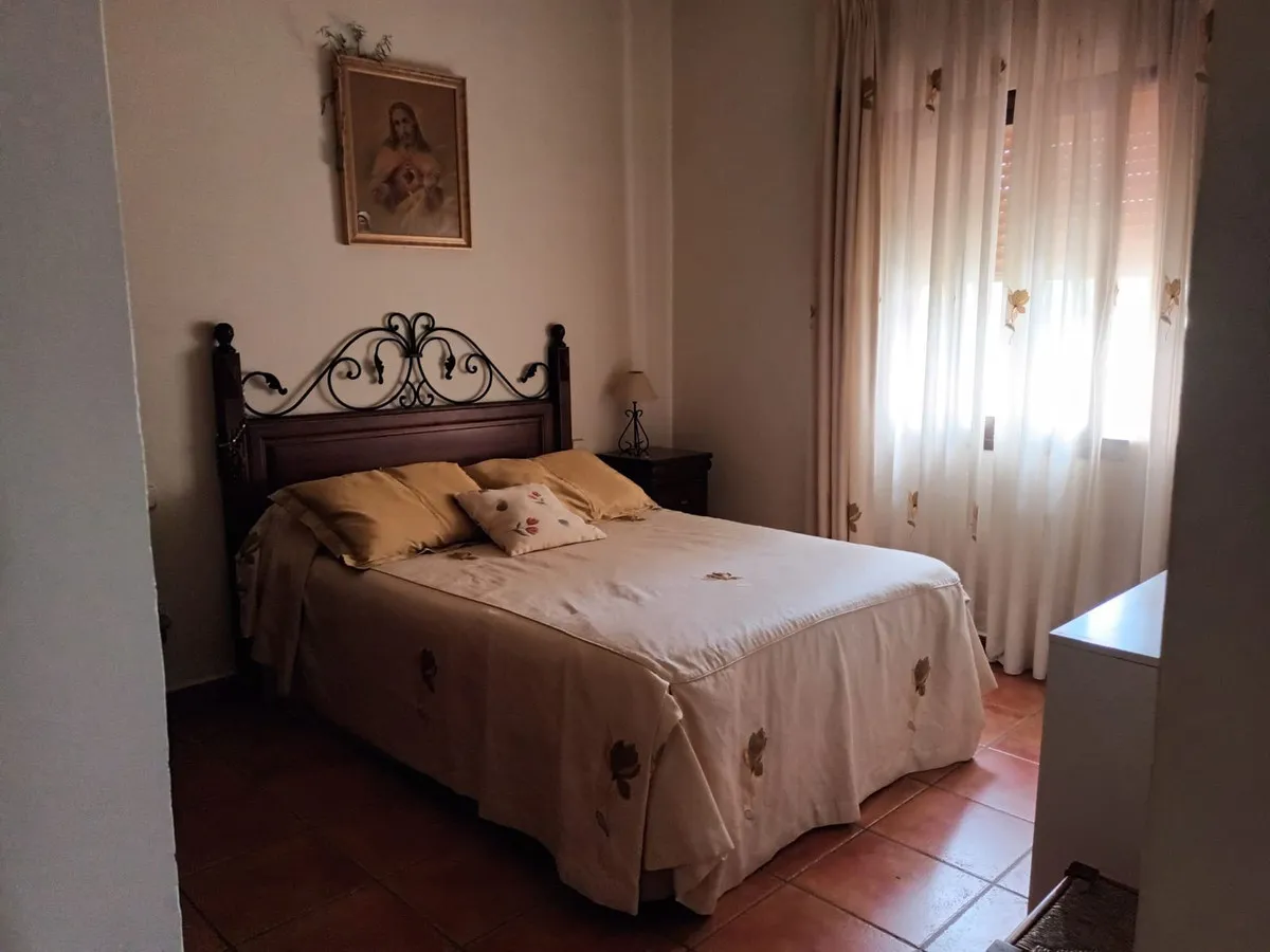 8ab72a74-dd80-4175-945f-53f38aa54d2b