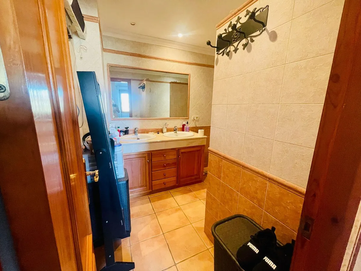 d3eaf5d6-d095-435d-a23d-855f3088810a