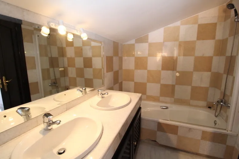 651c097b-d447-443a-8be5-5192dc8a70e3