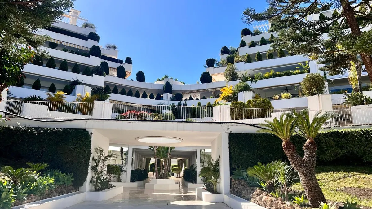 15e239e8-9013-446e-b0e2-93cb79b939cb