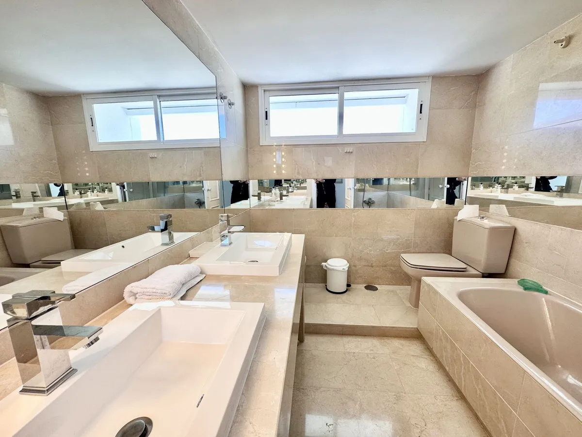 a7019e72-6960-48df-84e4-12c194b6df54