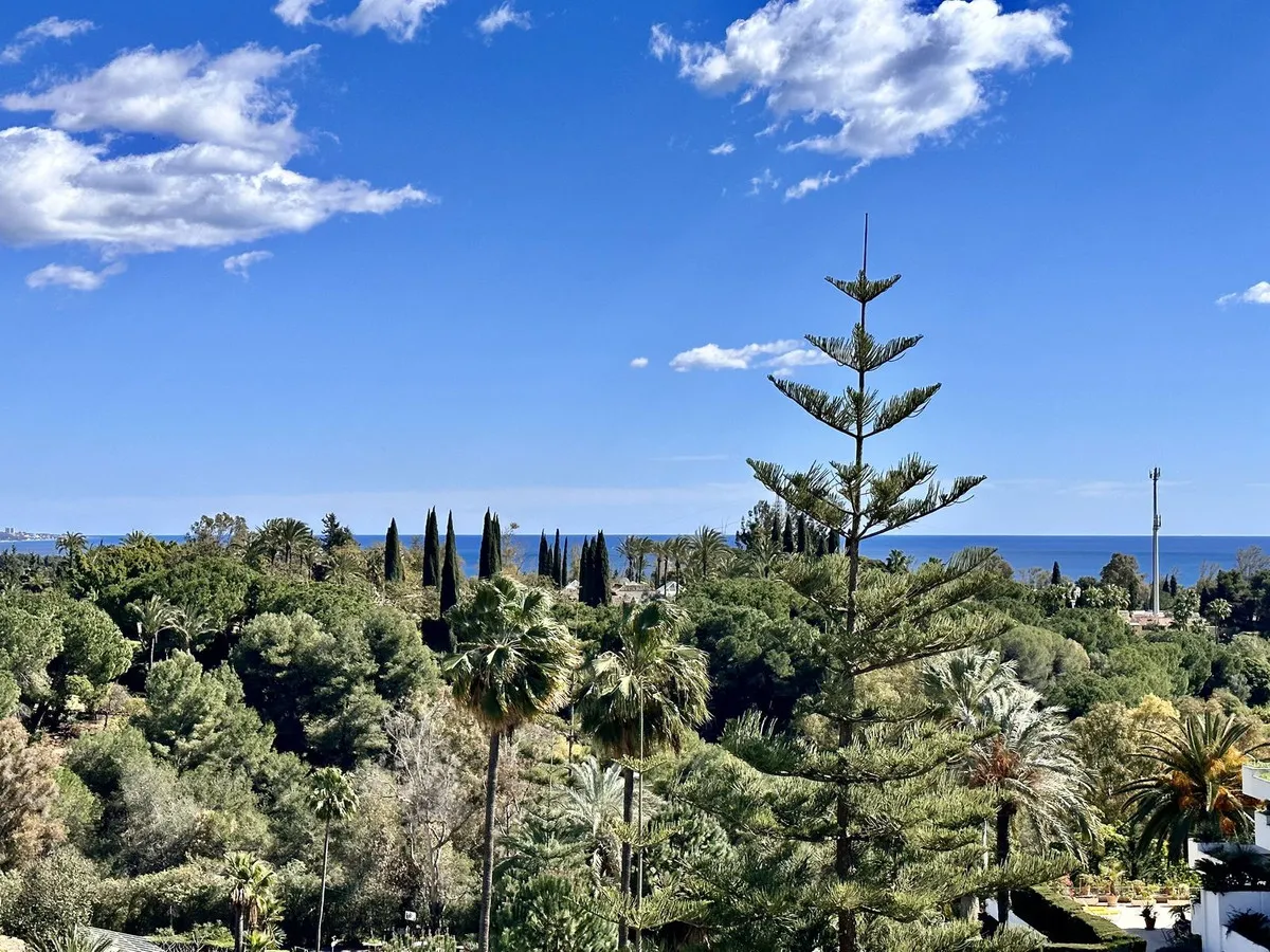 c8ee6be8-1be6-4c34-8e42-adb3941b92da