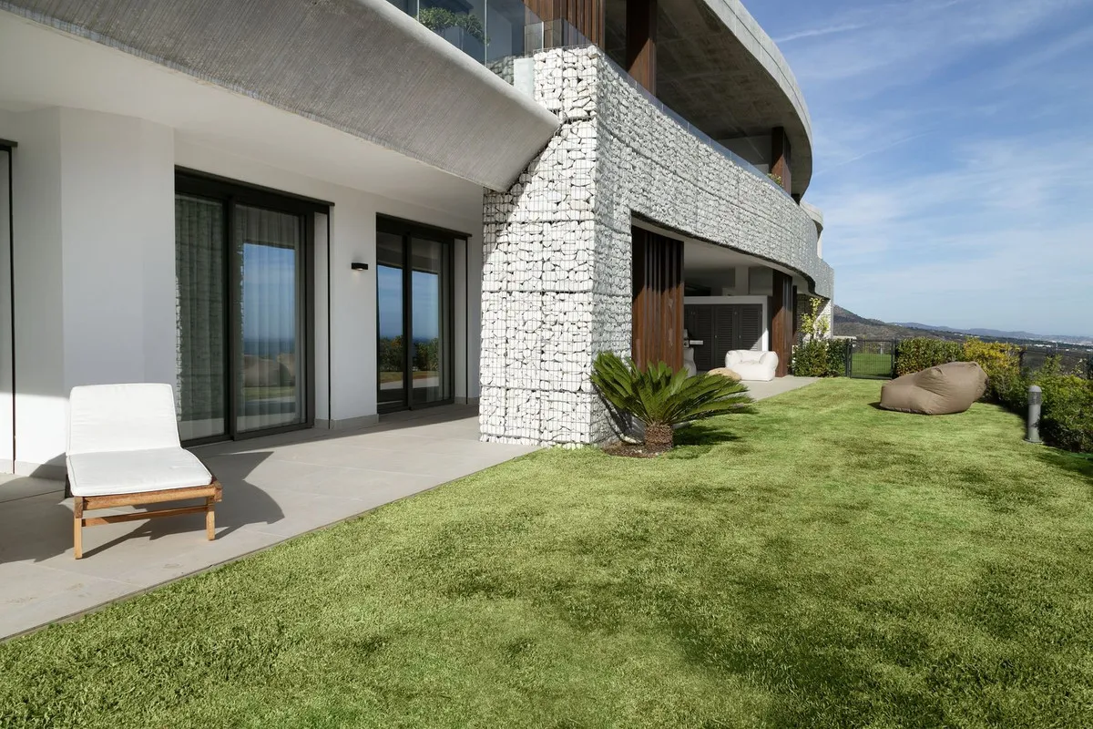 21f5b8be-3ab4-4e81-917b-453b6afa3142