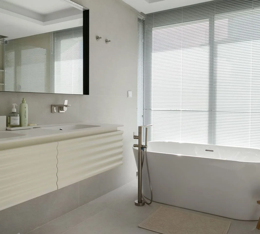 eb663811-d0ed-47f7-879d-e10953a38156