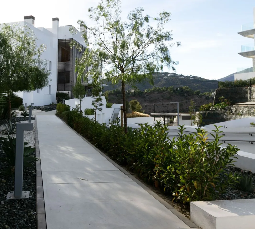 f87ef04d-1645-4494-987e-e14dfd128ce9