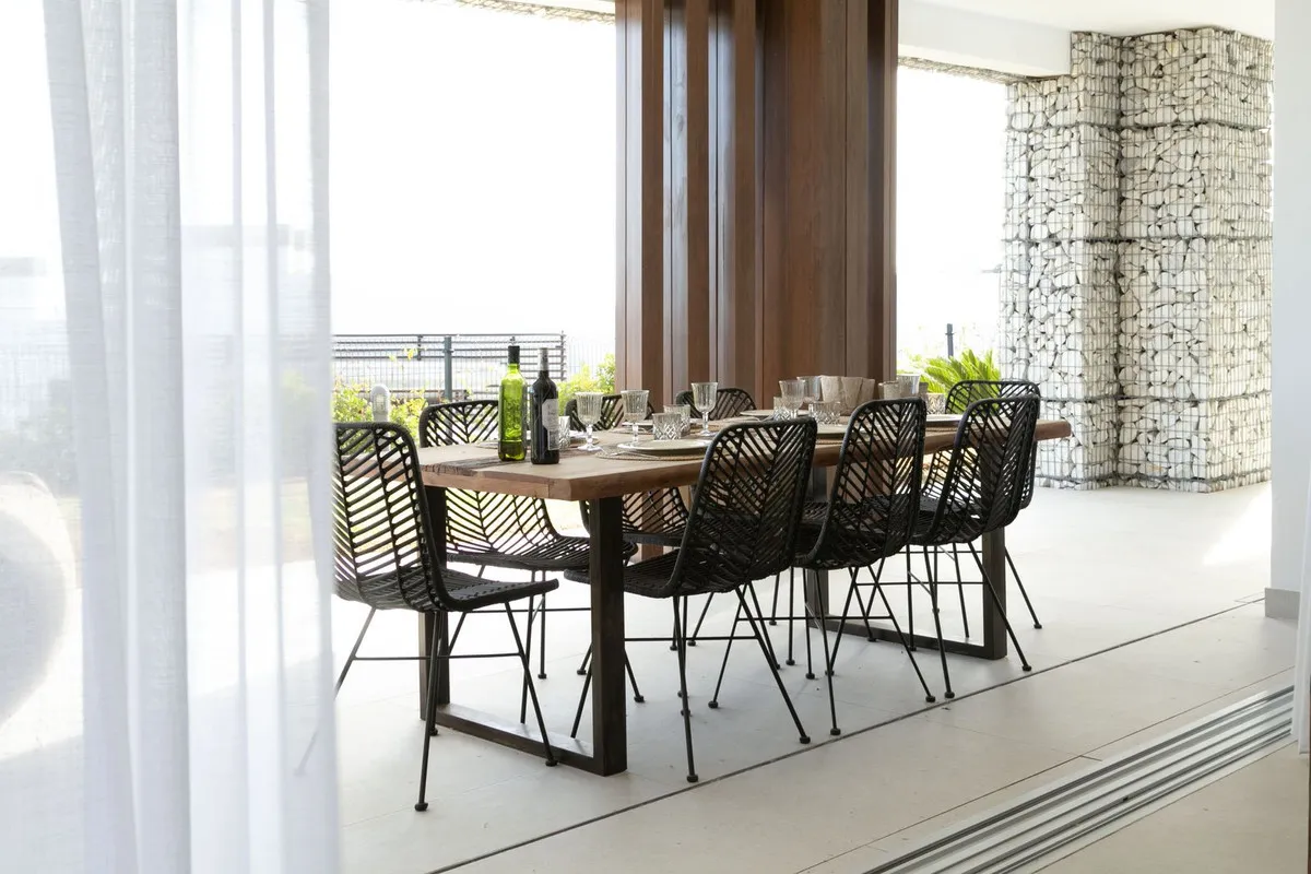 f9a5f009-edc9-42de-a136-96e25f2cff93