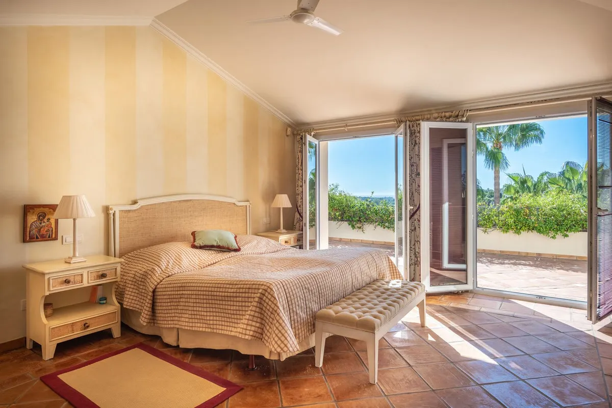 b2ed1d34-8c38-49bf-8afe-6af2a49cdbb7