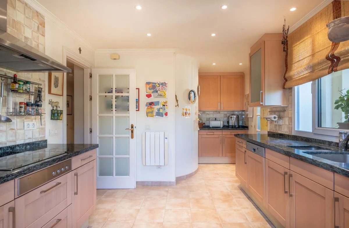 b2ef67ac-e6d2-46c7-85c3-ce86dbc6709f