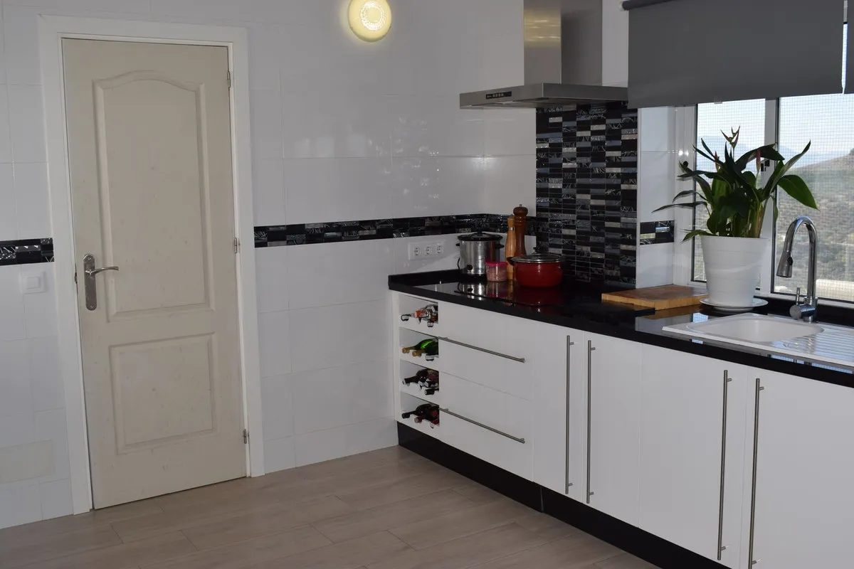 1195ca74-a8f0-4ff5-b359-82e4f3373b3c