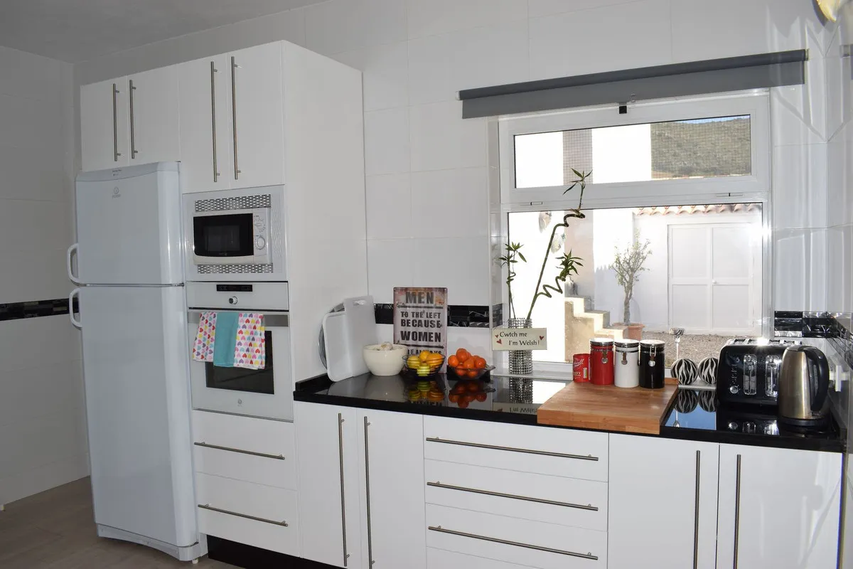 2f9dac46-f30b-4c07-a5b5-a9c6375b0646