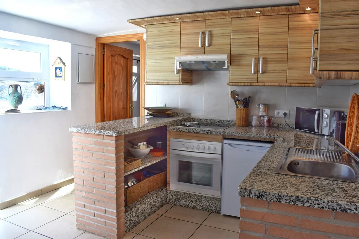 7e2a5a7b-f8b3-49f0-9af8-975e51b8b470