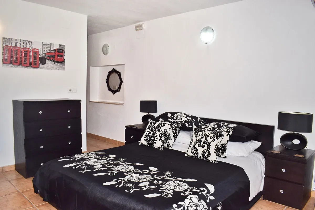 900913dd-cfd0-40ac-b420-296c81239e8c