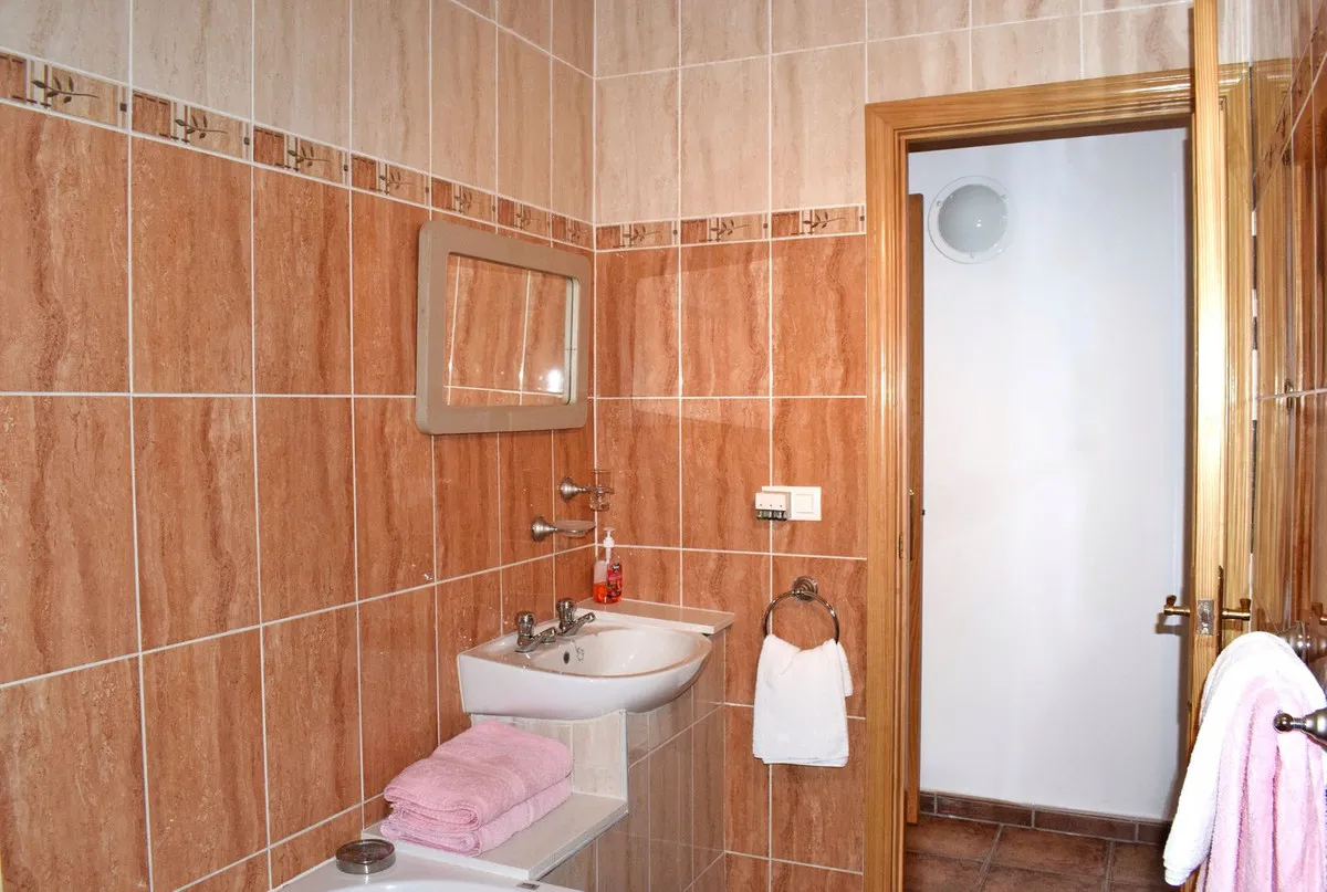 af6f27bc-dc05-42e3-abe9-76500b51b075