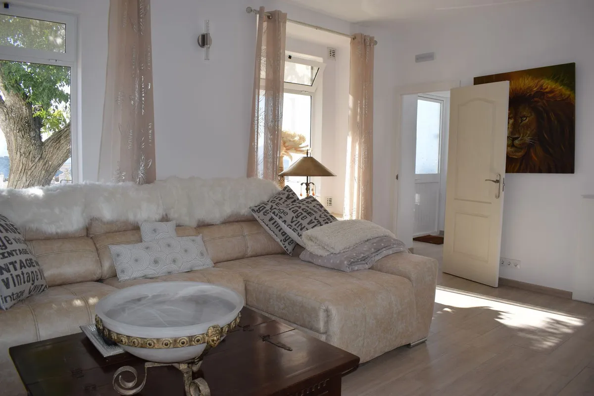 fe2cd82d-23d9-4508-a573-ee8dcbb809e7