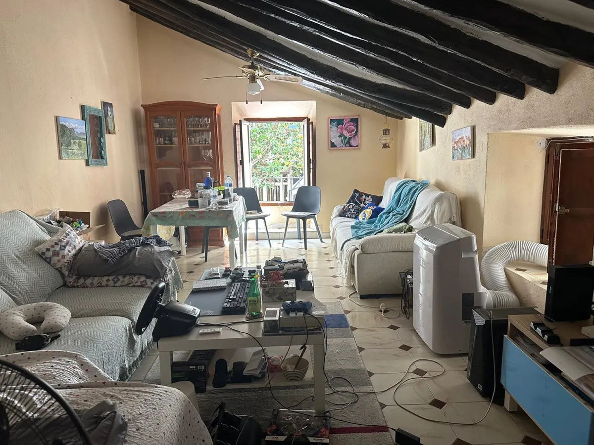 256cec83-f131-4b6b-9cdb-13a65f6c52f7