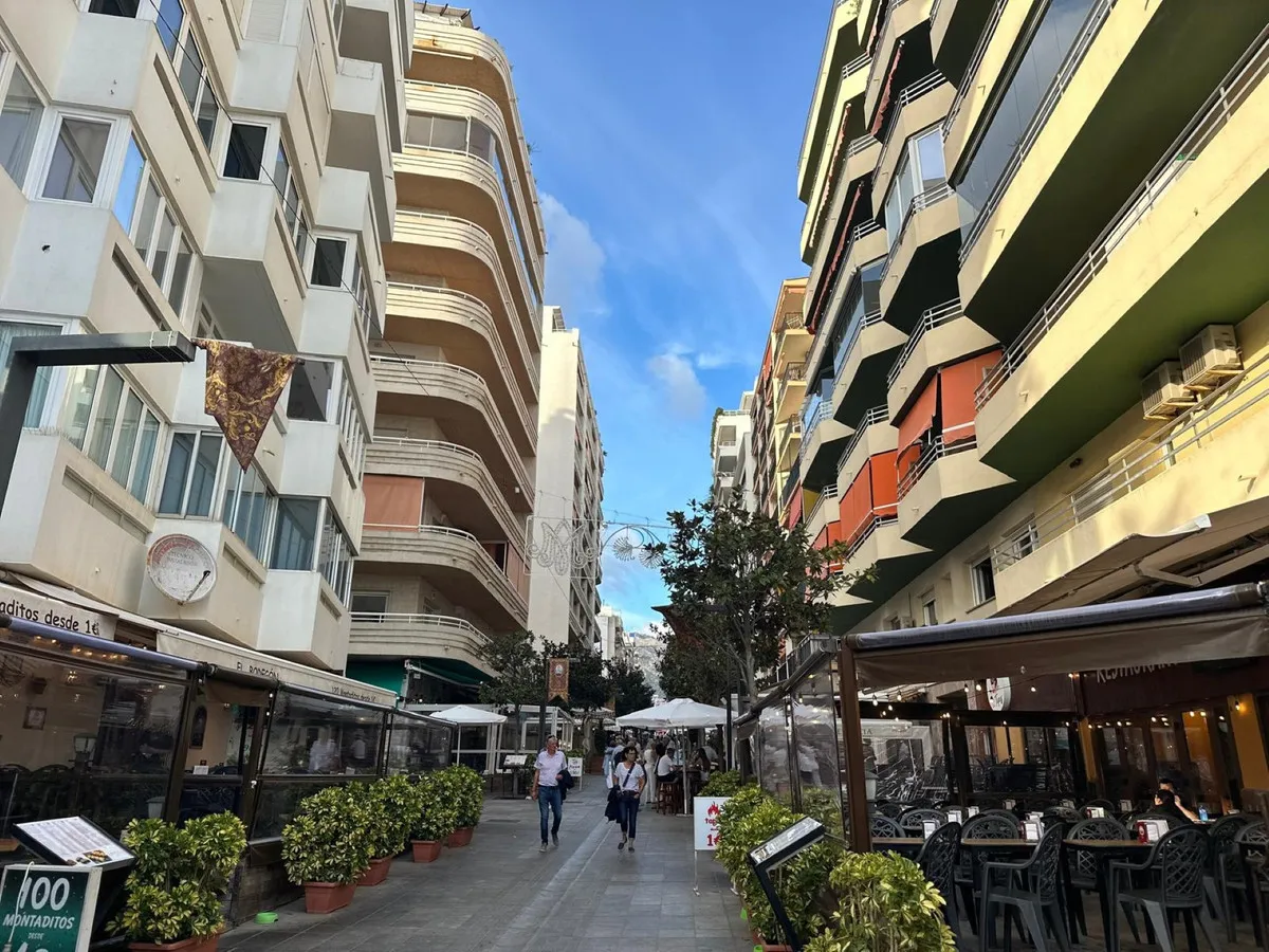 37948749-b6c1-4d20-b0ac-9a78e9442d50