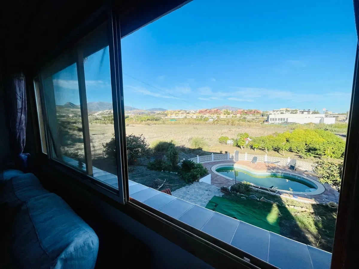 1baead8b-f337-4398-a67a-c153e483e42a