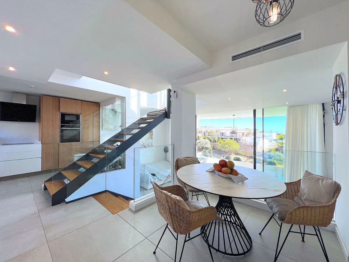 553f2a7d-edf9-40f9-998e-cda582a0d0a4