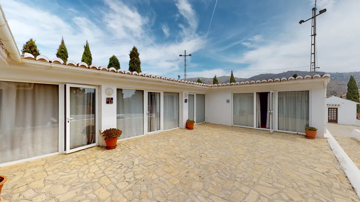 63cc4559-67a2-4b4a-9021-3ae75e32f731