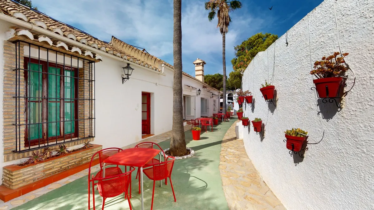 9b626e0e-0bd2-43ef-ae9d-51ef5dcc6d33