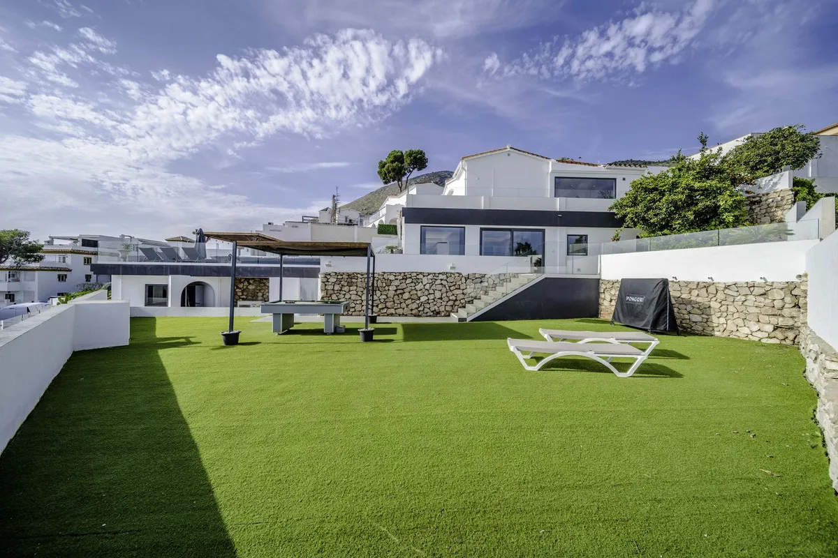 0997ff27-9056-4e13-88e4-22037df75a2f