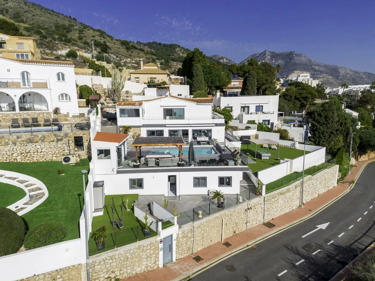 181740dc-23c6-48f9-8e2e-f3691d69dde6