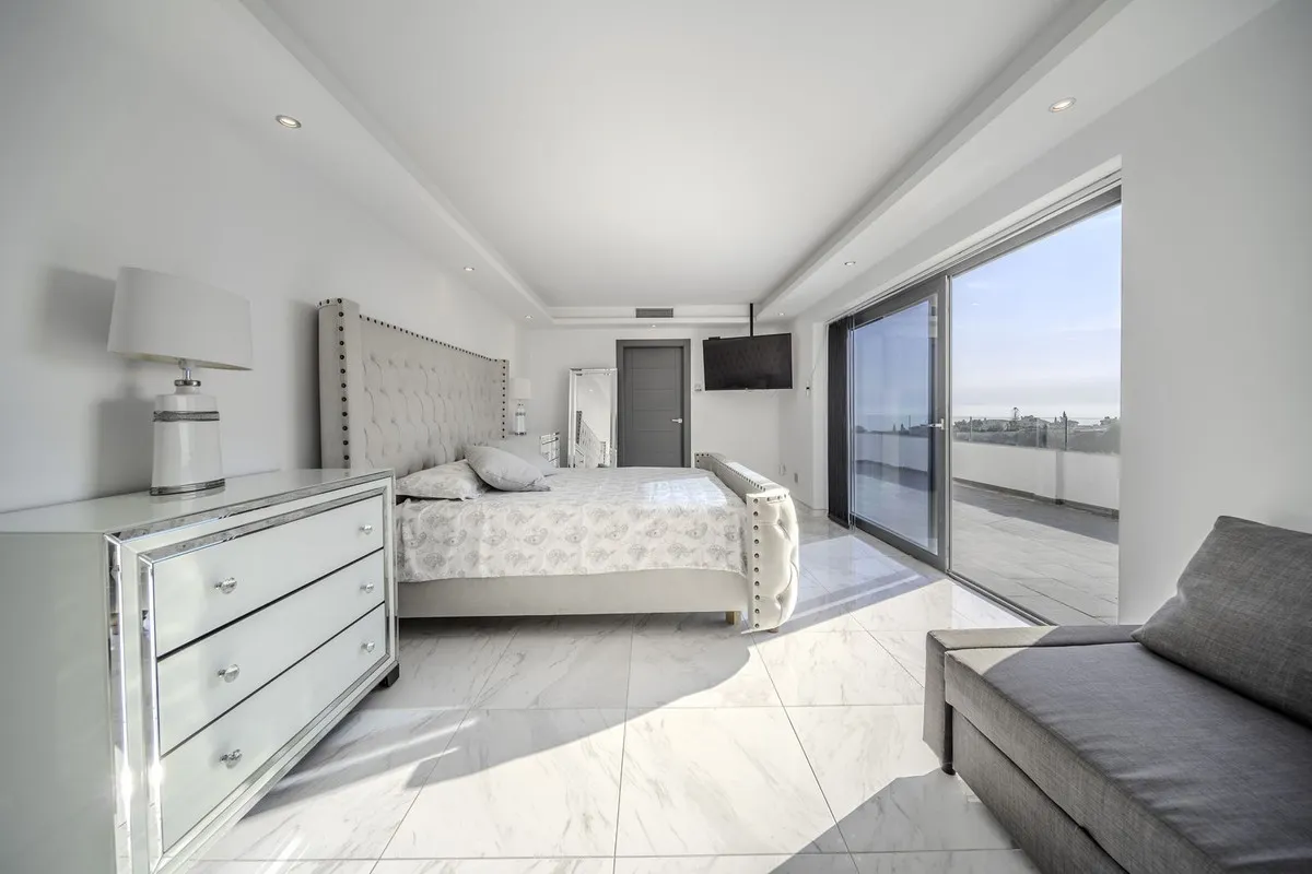 22ad93c1-6bc6-46e5-9987-a65f7e3d3573