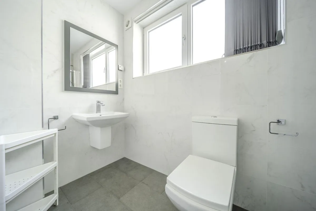 b5bc04e6-fa13-436b-be04-38347c6fdafd