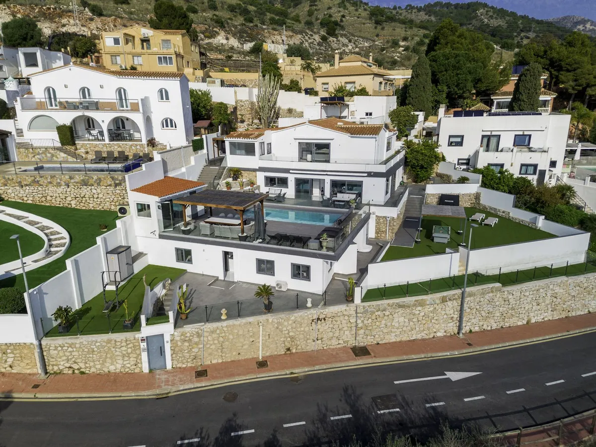 c0366da5-ed01-41ae-b23e-4c423a9d9ce4