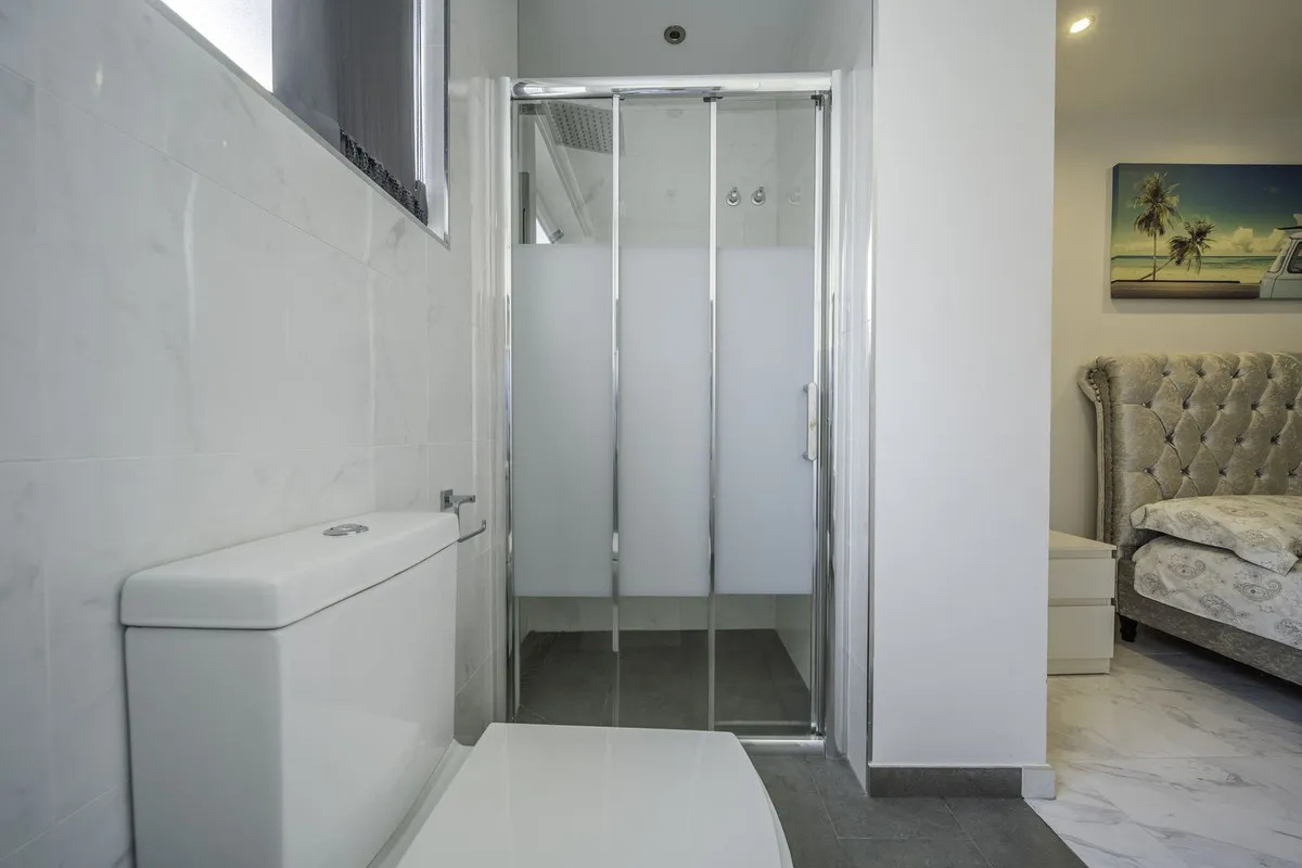 c4893903-c7bc-4419-a3ef-906c46e30830