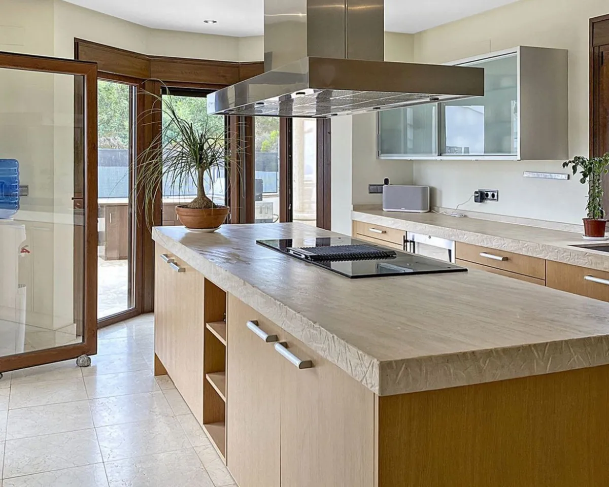 a055c683-b975-4ebe-af6a-c2c6532ae5e9