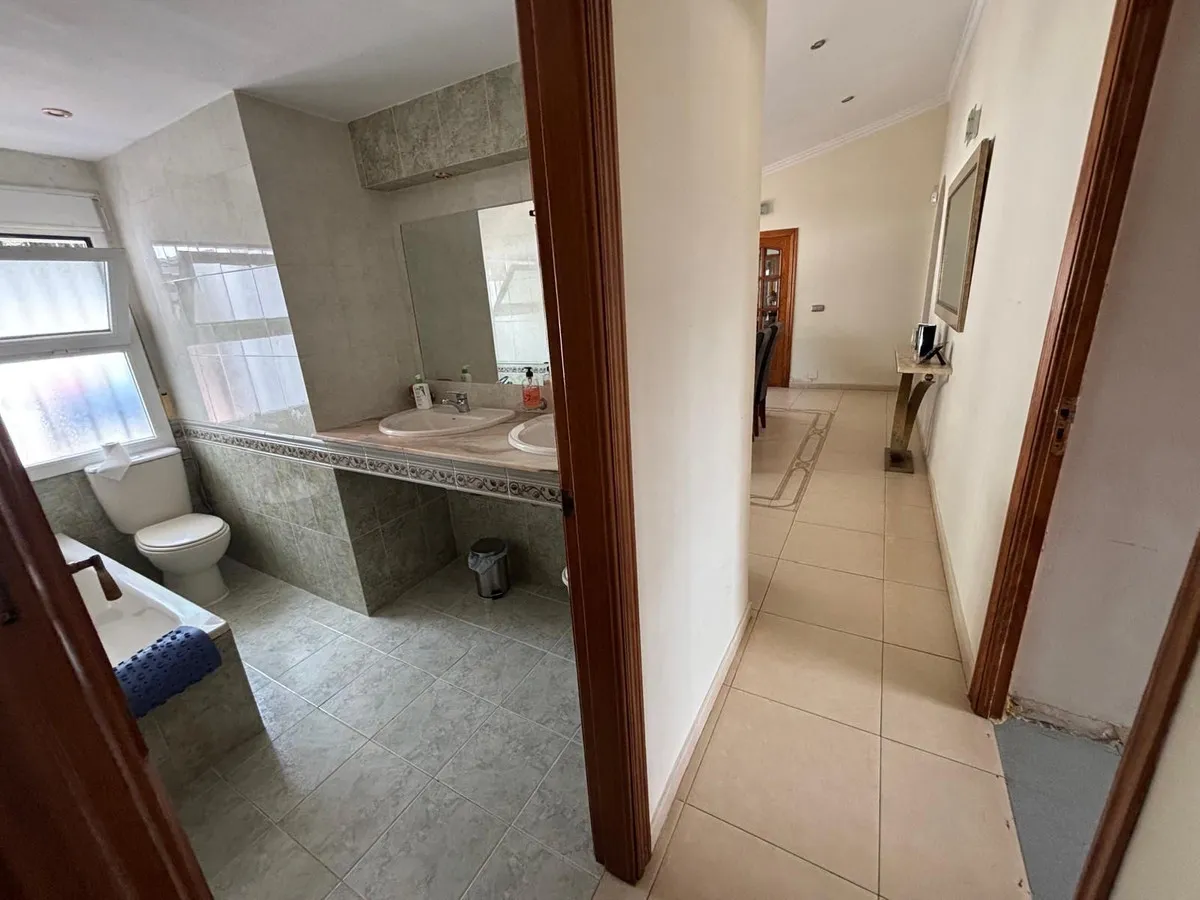 7d3823f1-7d82-490e-b8e9-96aa5c3b48ab