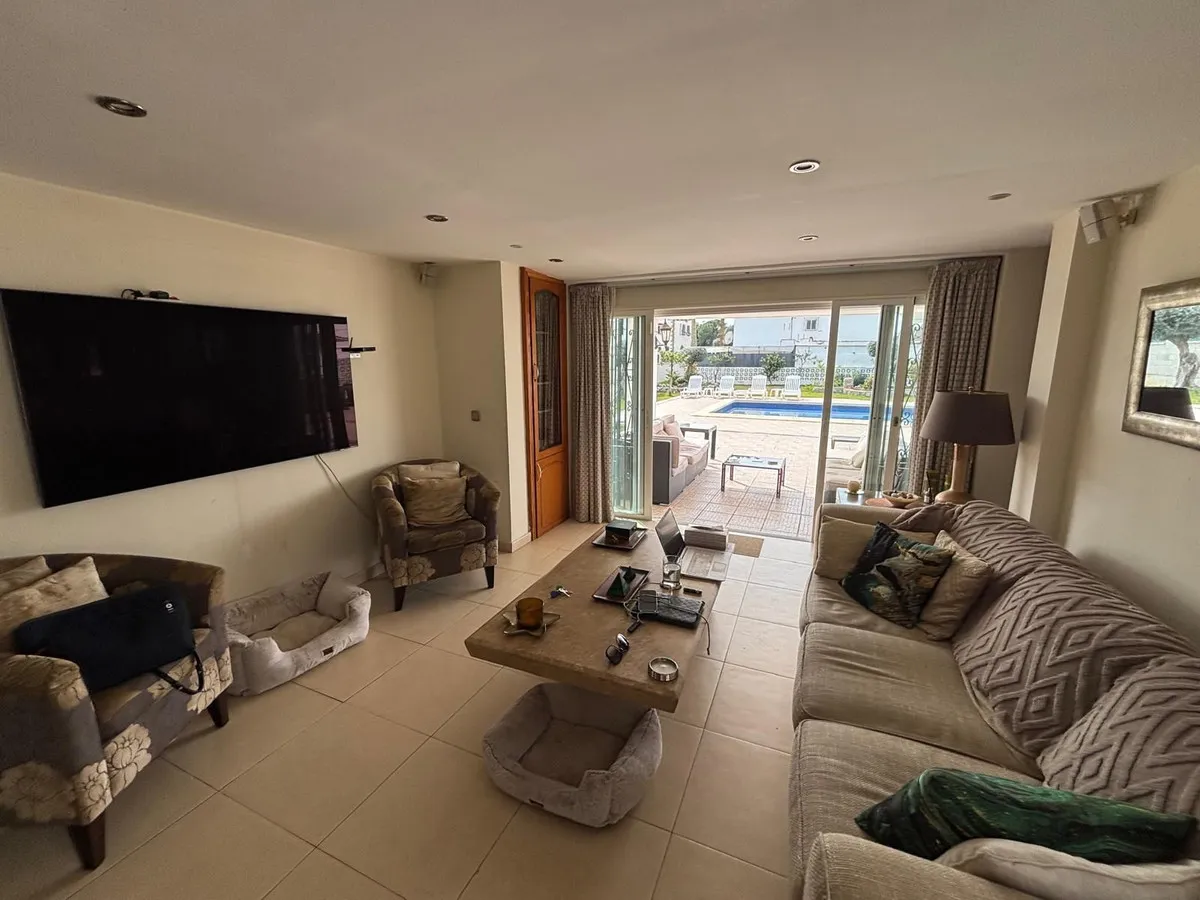 b61d0fe5-5a9d-493d-9a98-1a2cb5728d2d