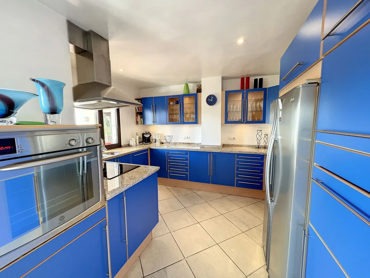 3cc5bc53-b69e-465f-8ea0-63ff8d73c6af