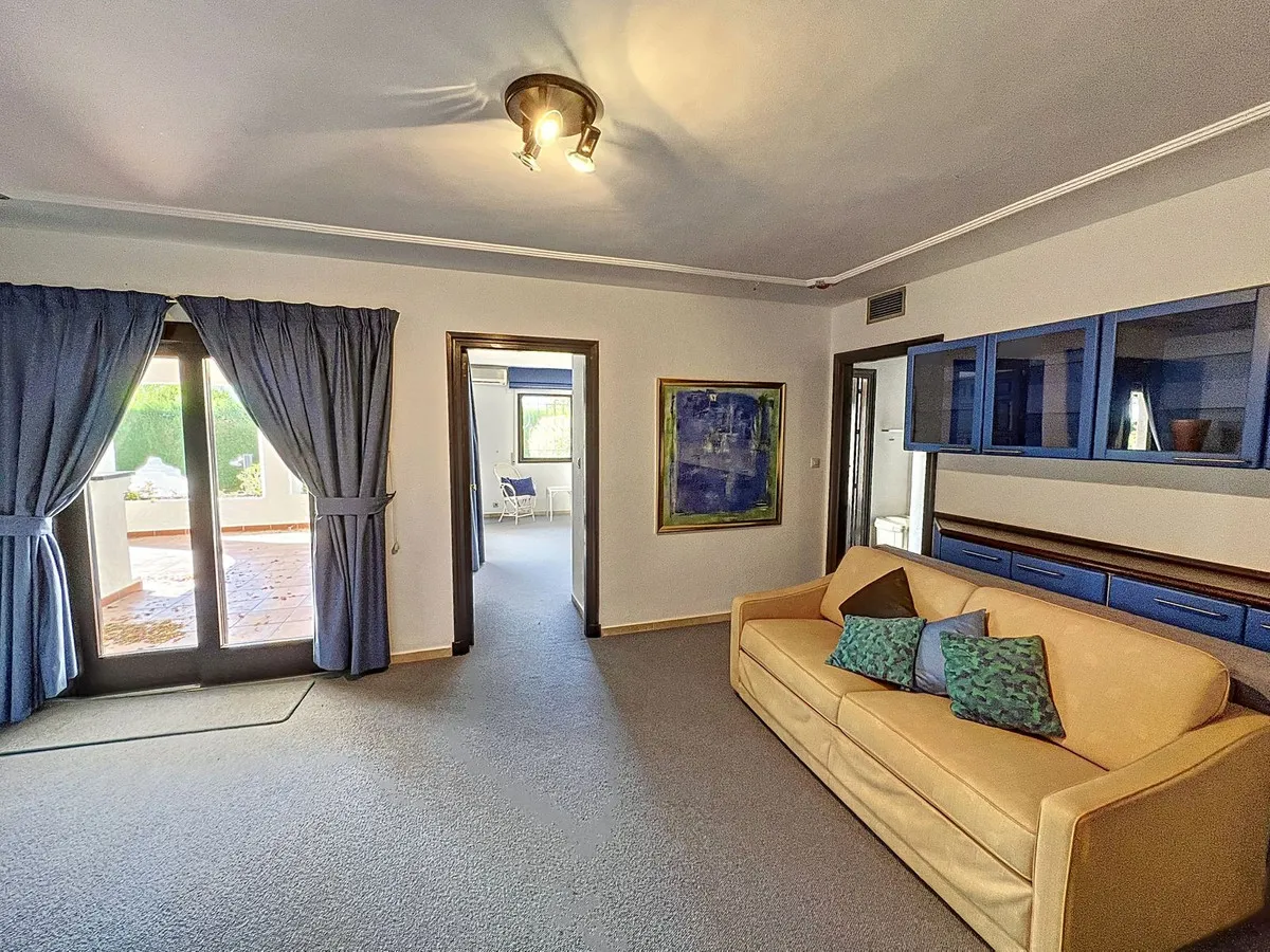 8c3c0cf1-a6a0-45d2-ad0d-42df75fa838d