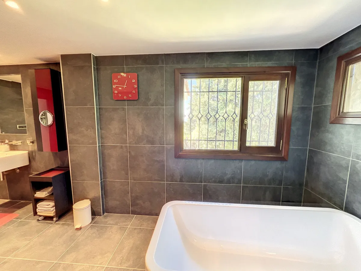 f67dec67-8ffd-48e0-a9ae-867b7d39d3ce