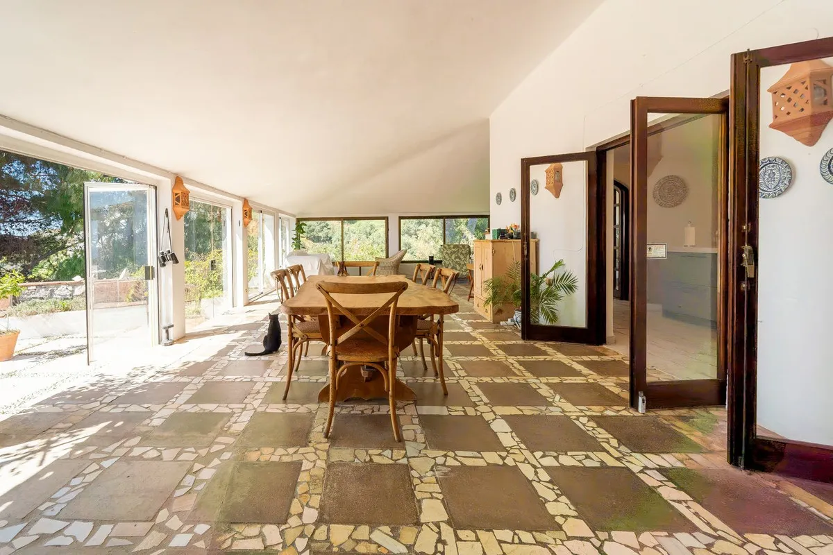 0274eb6e-e60e-4bb7-9602-b249081df5ba