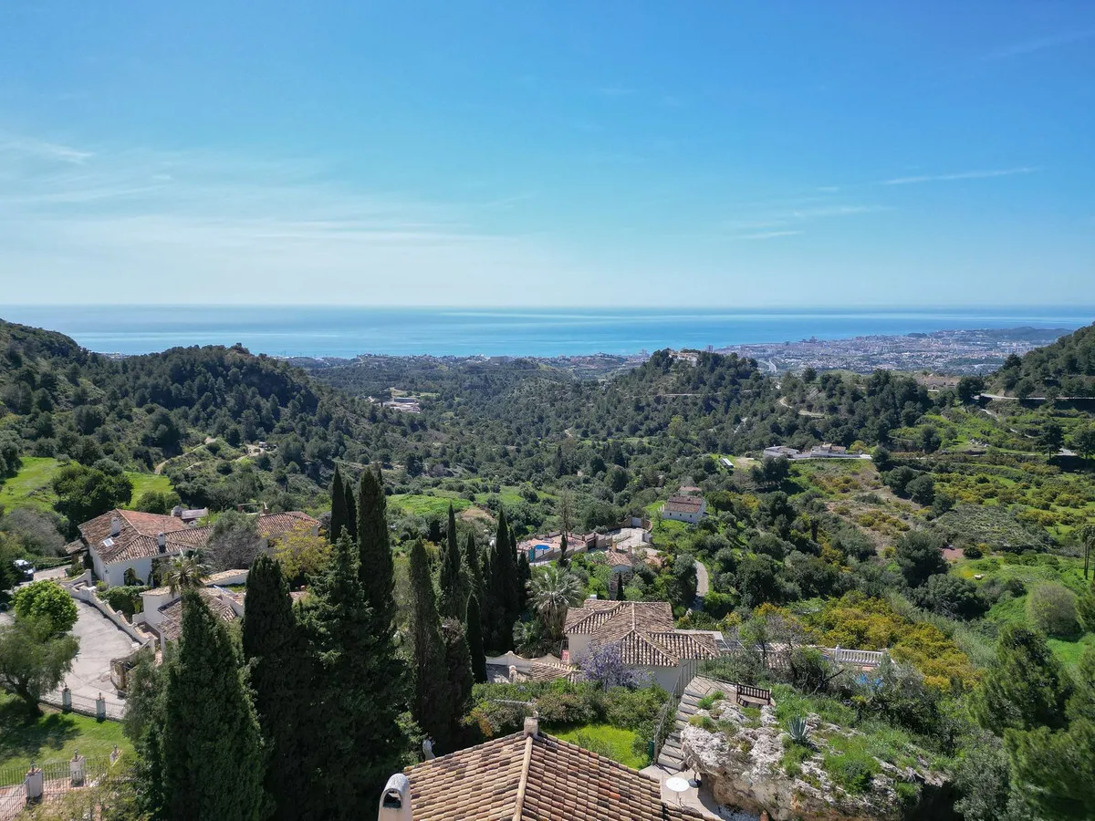 02ce70df-c79d-45cc-b934-68e300136add