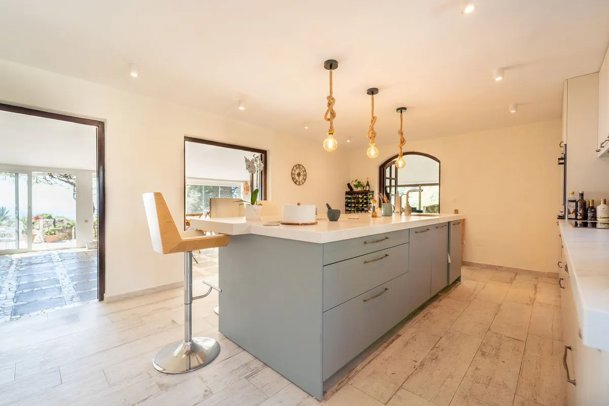 1536e6c0-ac16-40f7-921b-6fbe3716caeb