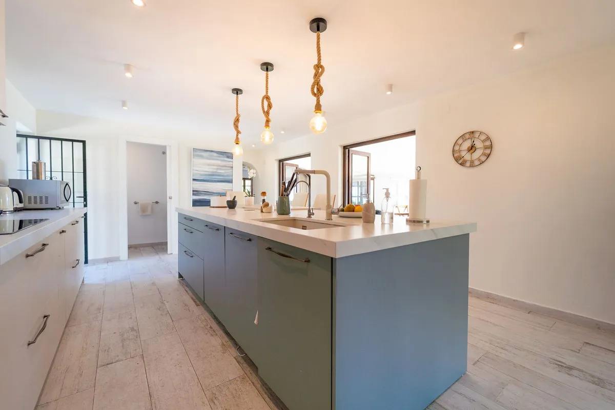 36d6e003-92c0-4108-b21d-0c3f62f29f52