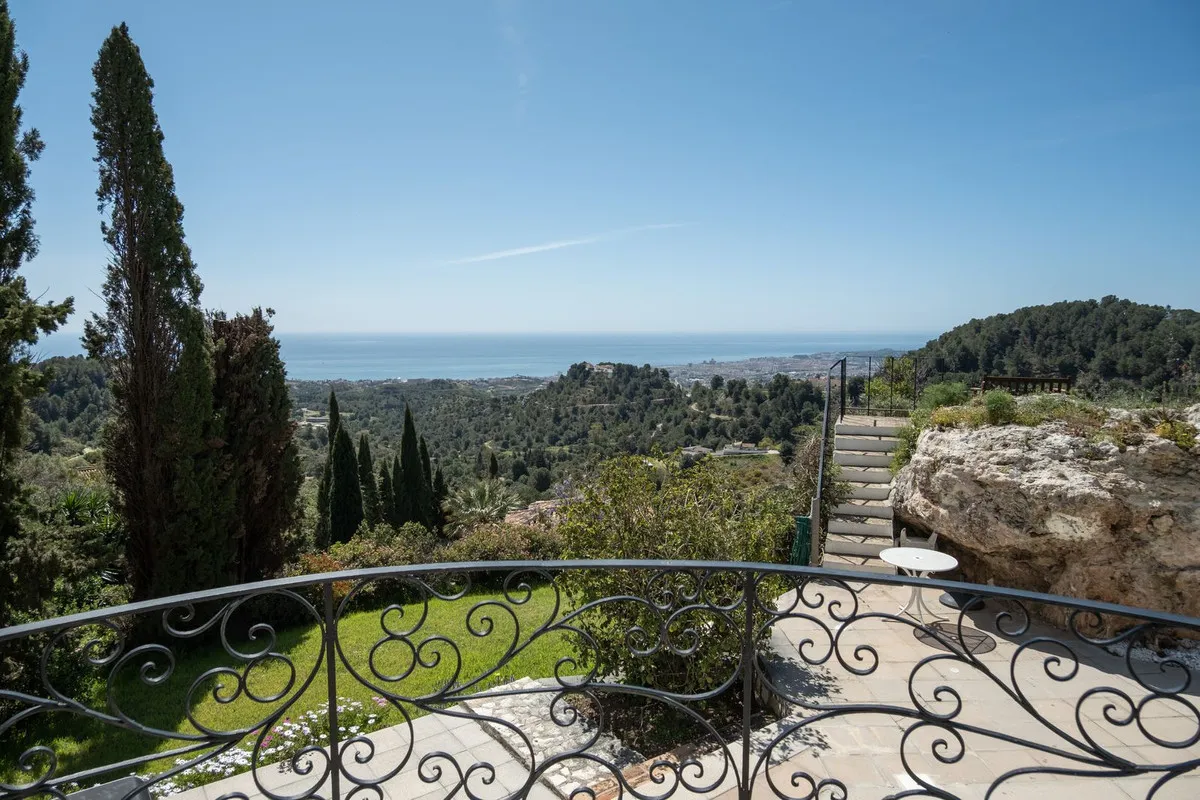 37deb700-0fc3-40d8-b49f-6dd9ee9387dc