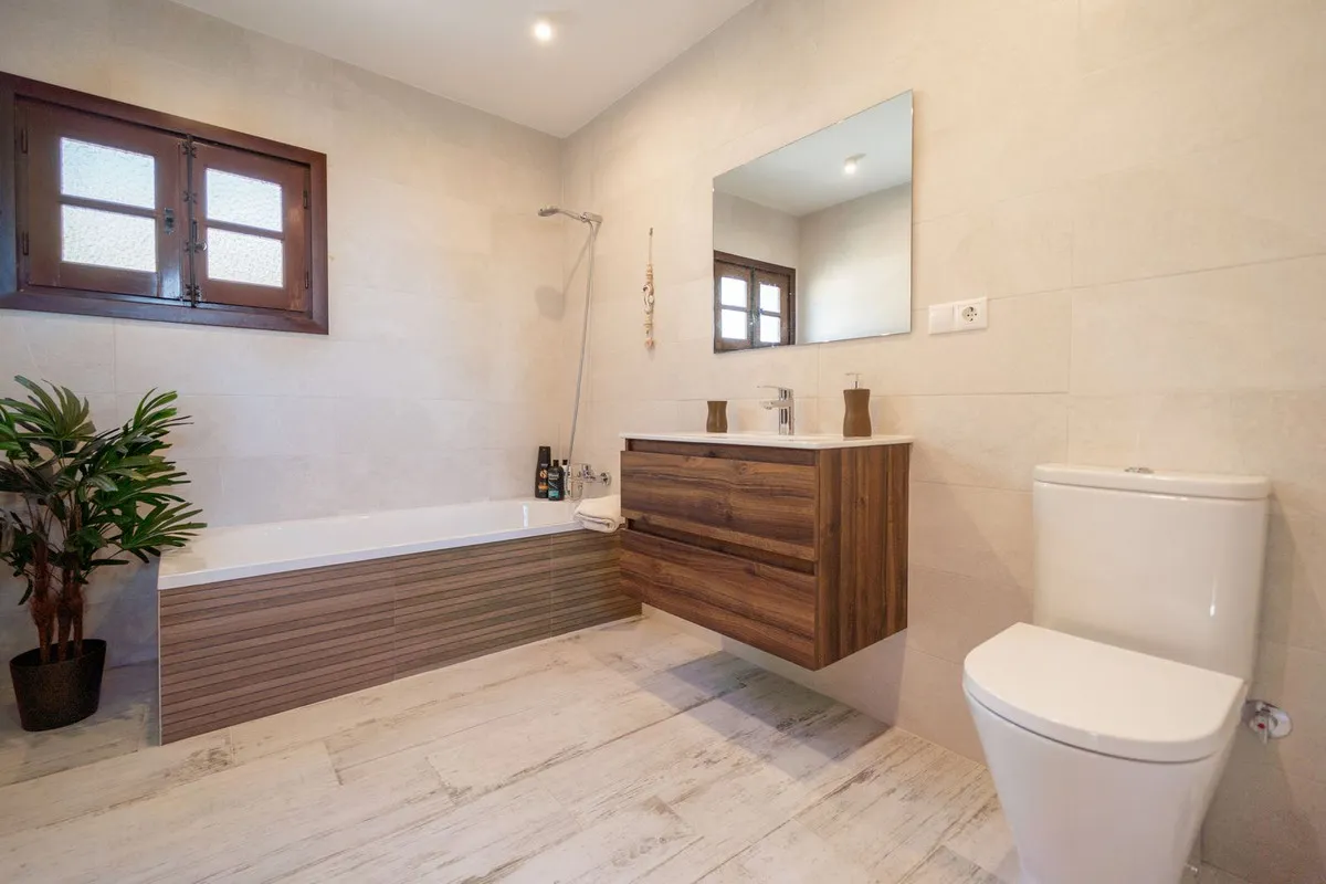 4aae52eb-2f54-4f3c-8e8f-94a5e435544b