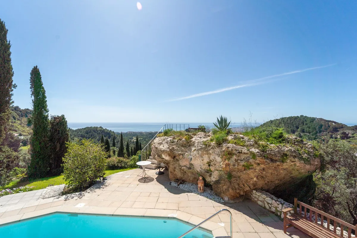 703eb2e6-06bc-4cf4-a671-02838b0987d3